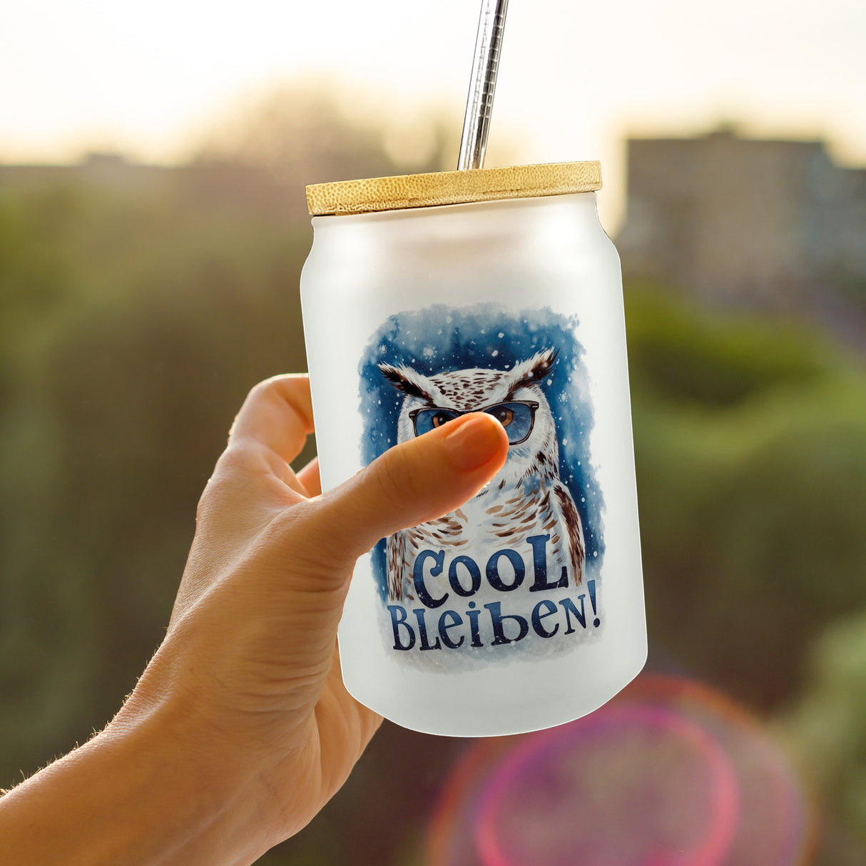 Cool bleiben Trinkglas mit Bambusdeckel Schneeeule mit Sonnenbrille