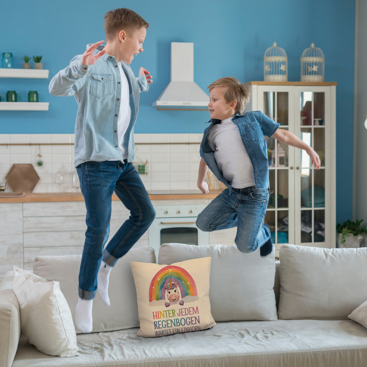 Lächelndes Einhorn Kissen Hinter jedem Regenbogen