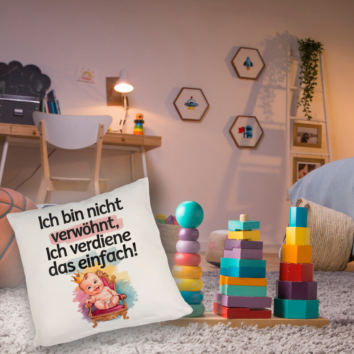 Baby auf Thron - Ich verdiene das Kissen