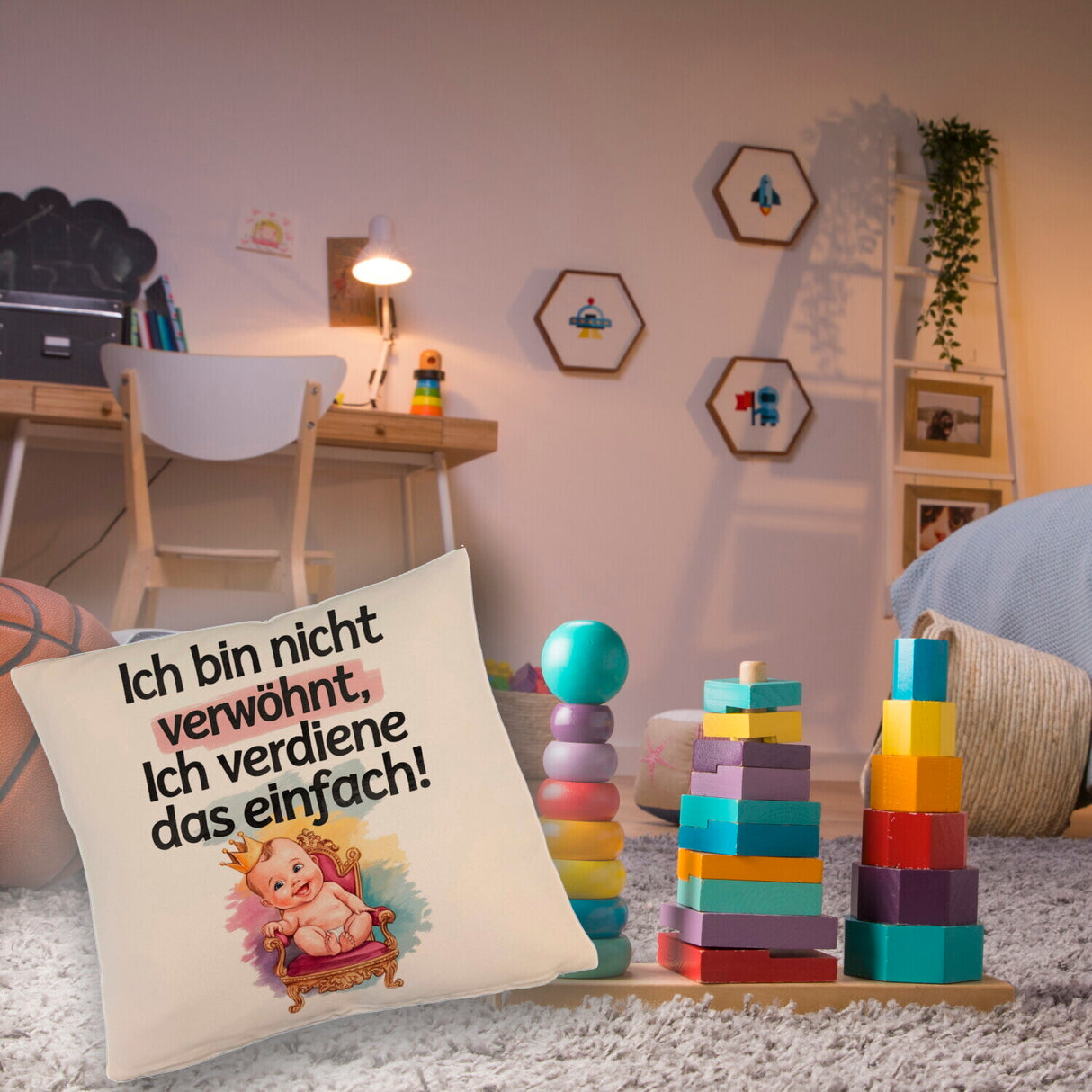 Baby auf Thron - Ich verdiene das Kissen