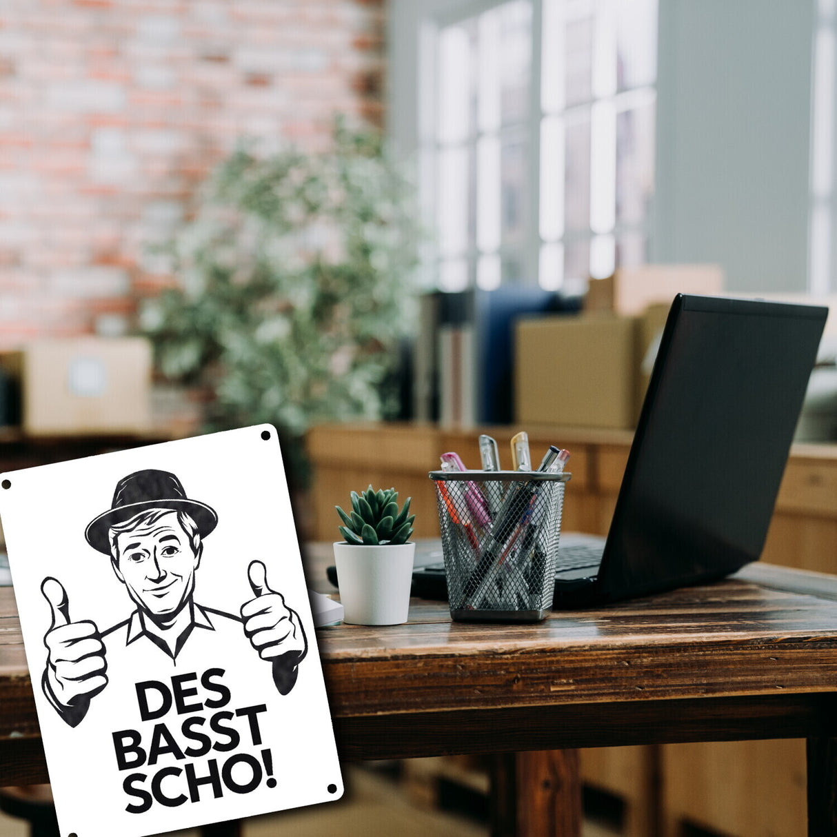 Mann mit Daumen hoch Des basst scho Metallschild in 15x20 cm
