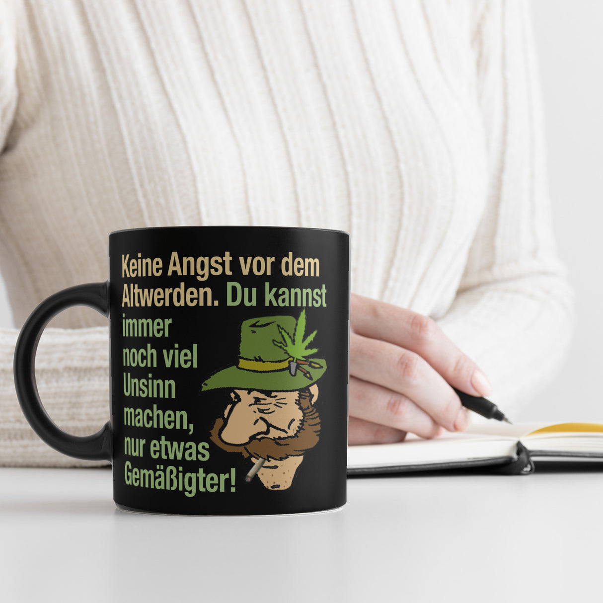 Alter Kiffer Tasse in Schwarz mit Spruch: Keine Angst vor dem Altwerden