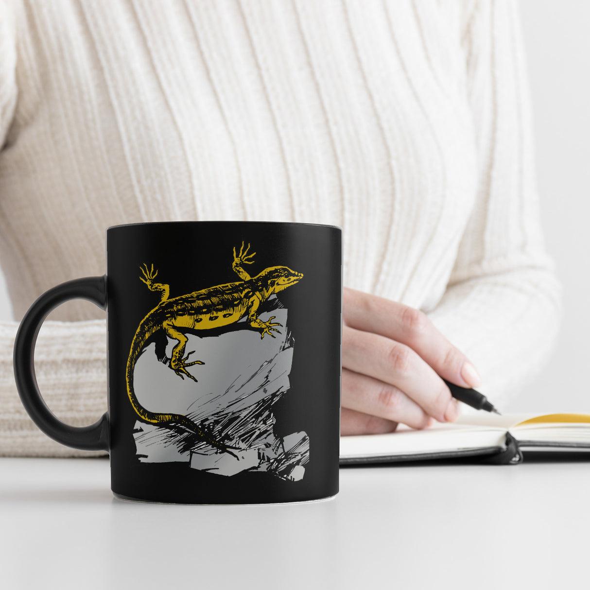 Eidechse Tasse in Schwarz