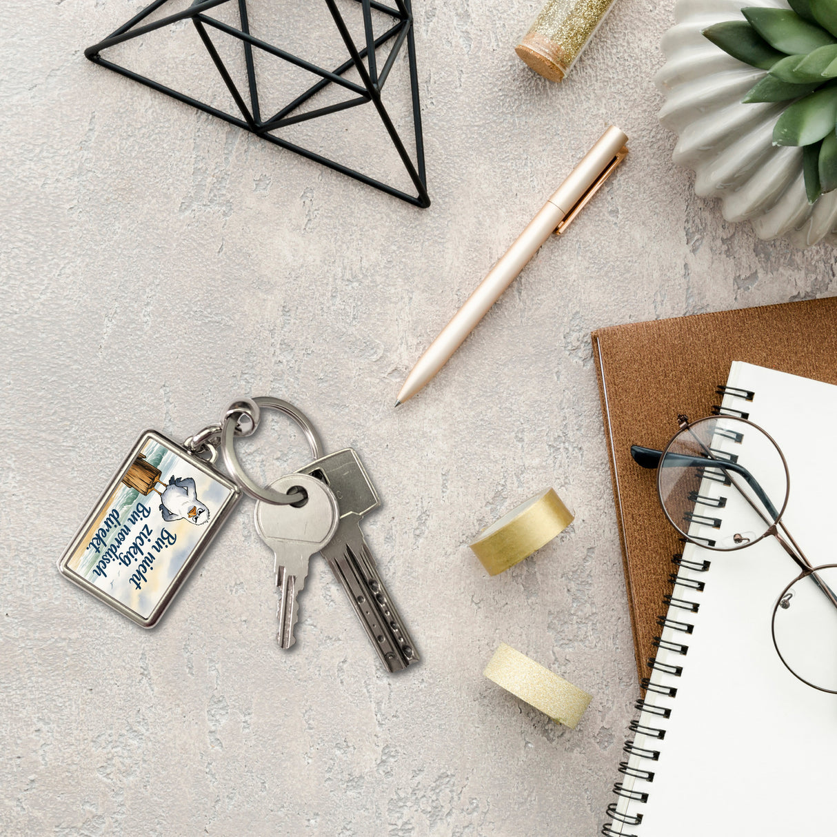 Möwe am Strand Schlüsselanhänger mit nordischem Humor