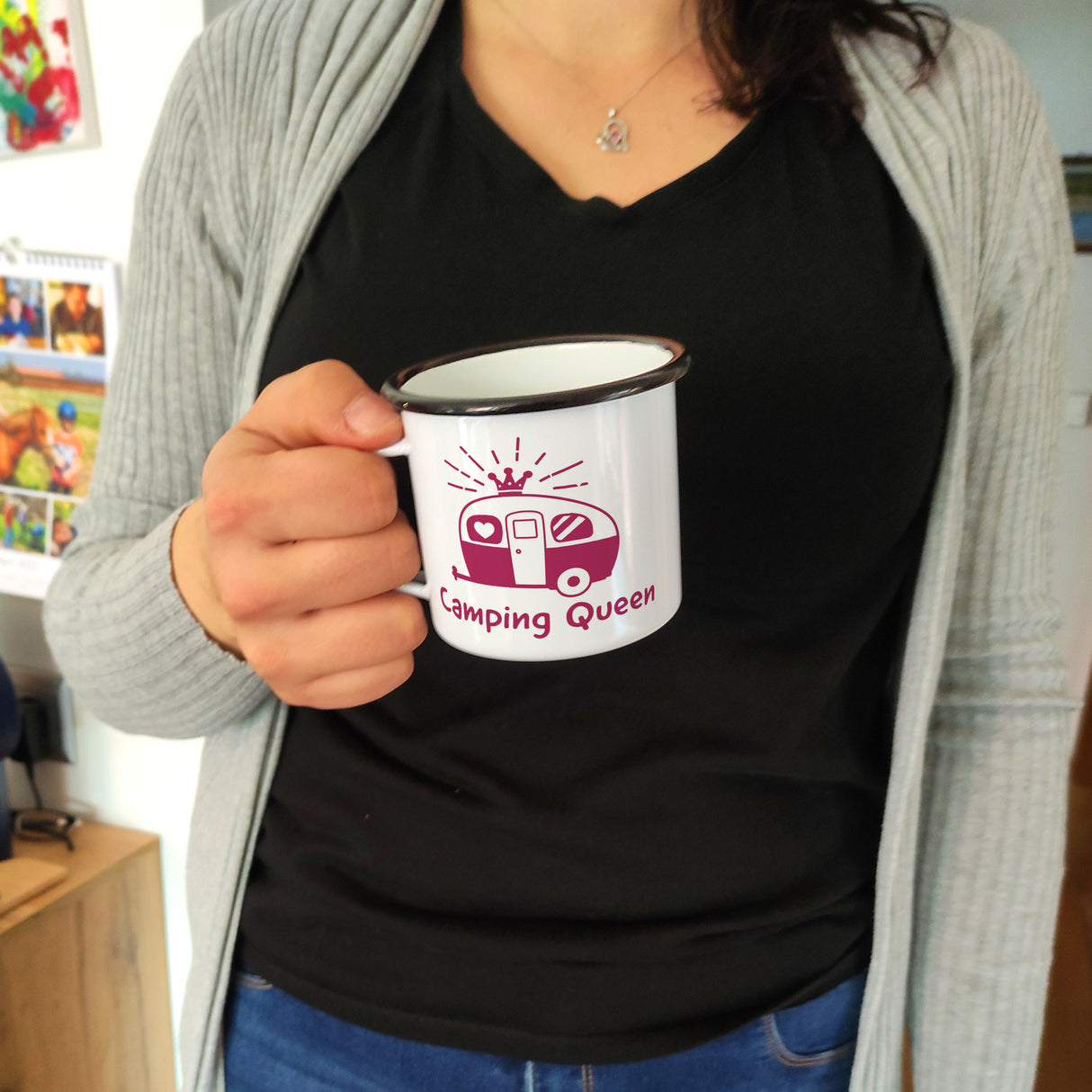 Rosa Wohnwagen Camping Queen Emaille Tasse für Camper