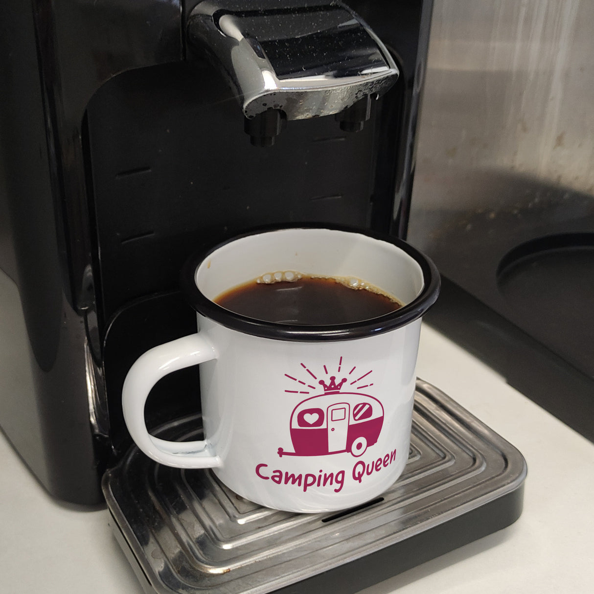 Rosa Wohnwagen Camping Queen Emaille Tasse für Camper