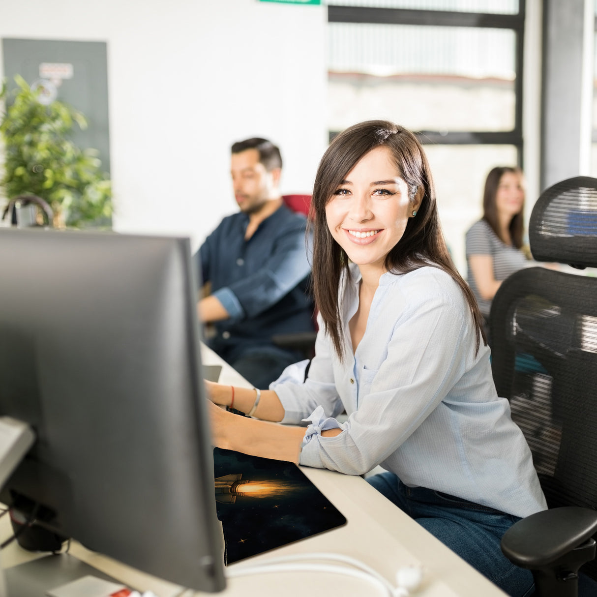 Astronaut und Raumschiff Schreibtischunterlage 69x31cm XXL Mauspad Weltraumszene