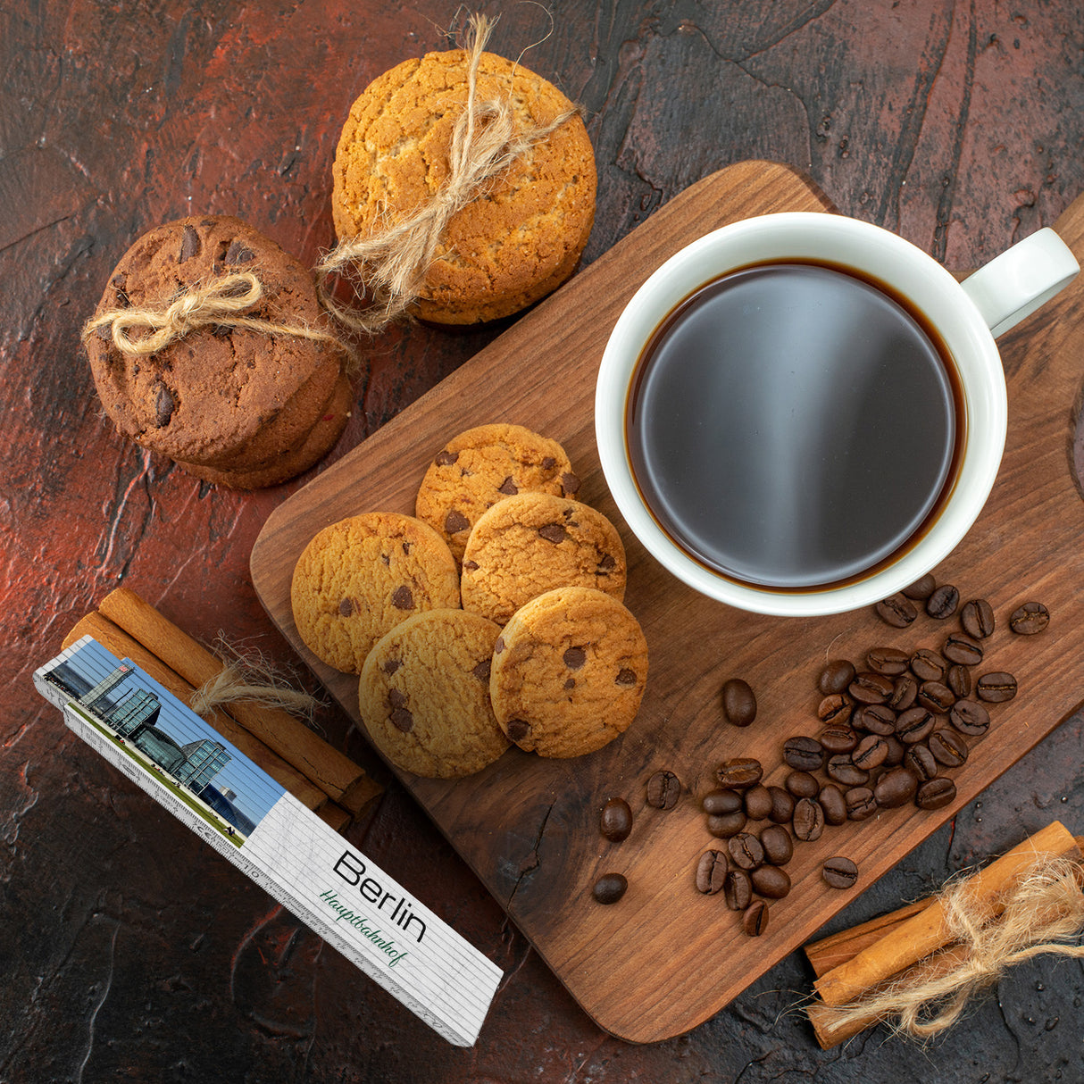 streetline Berlin Hauptbahnhof Meterstab aus Holz