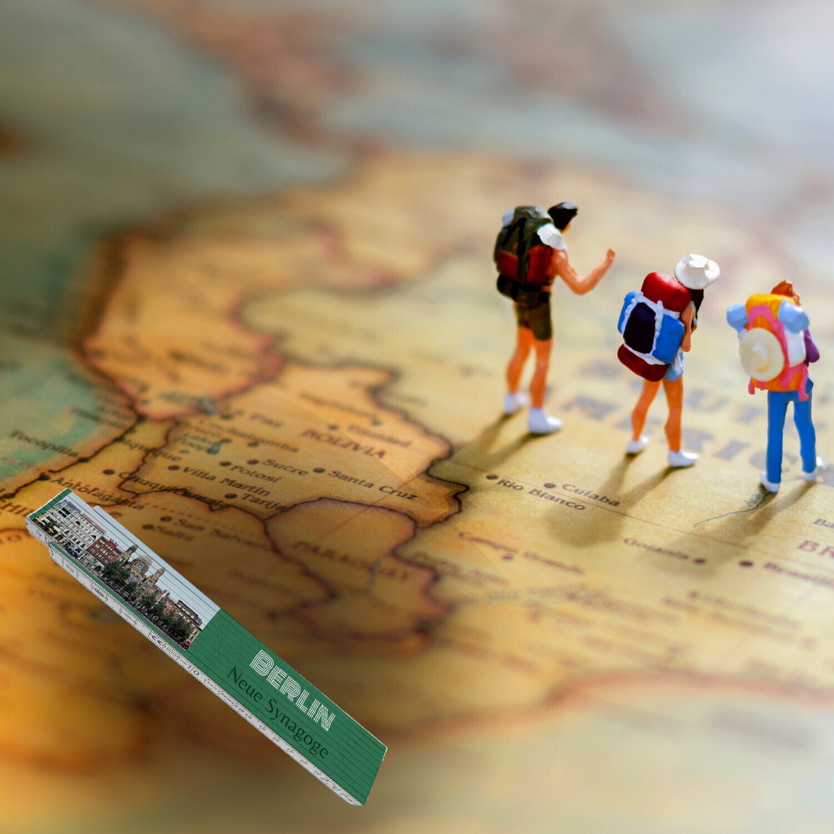 streetline Berlin Neue Synagoge Meterstab aus Holz