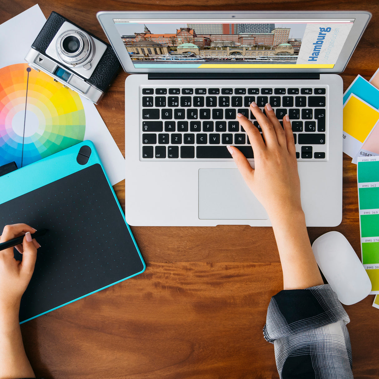 streetline Hamburg Landungsbrücken Panorama Souvenir Magnet