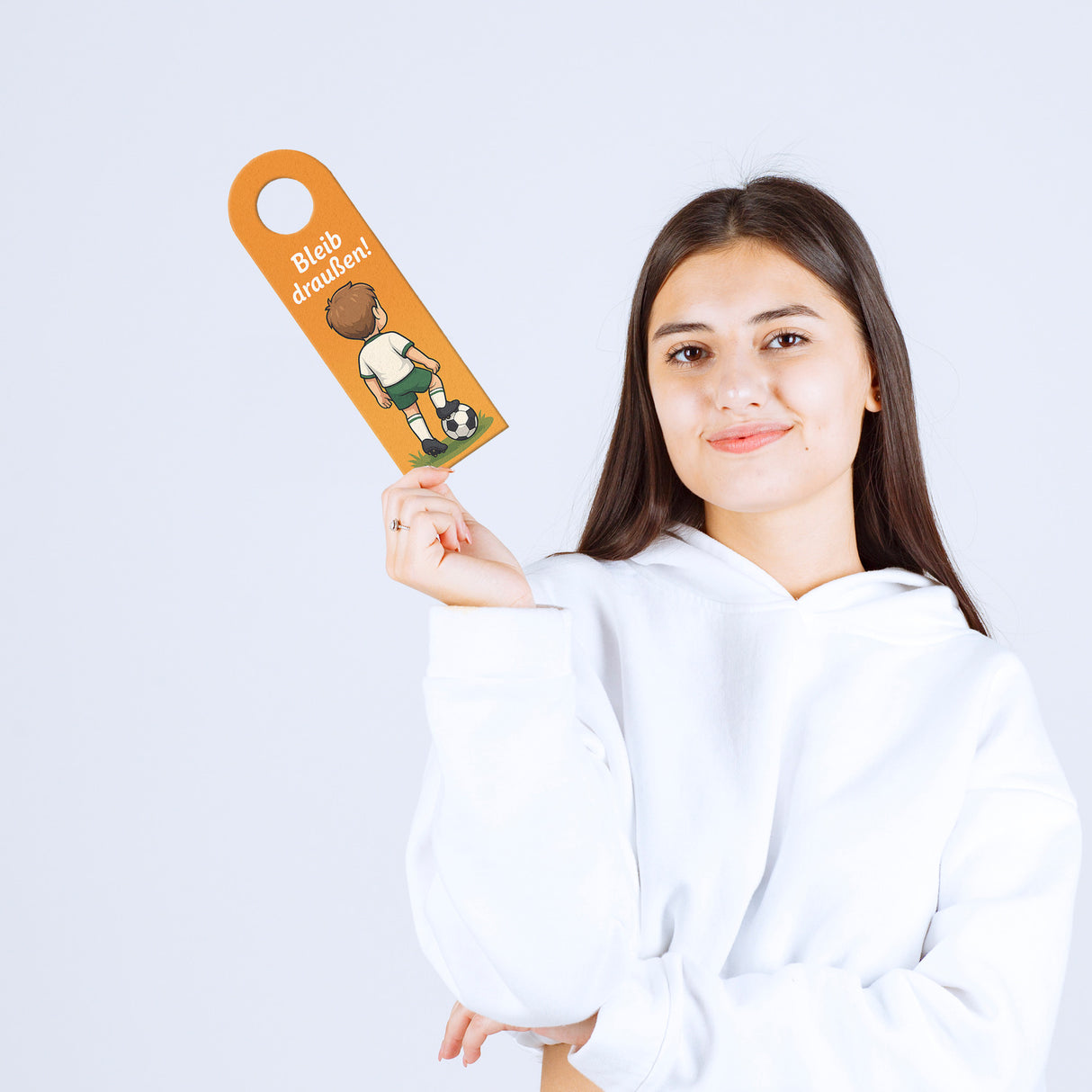 Junge mit Fußball Bleib draußen! Komm rein! Türhänger