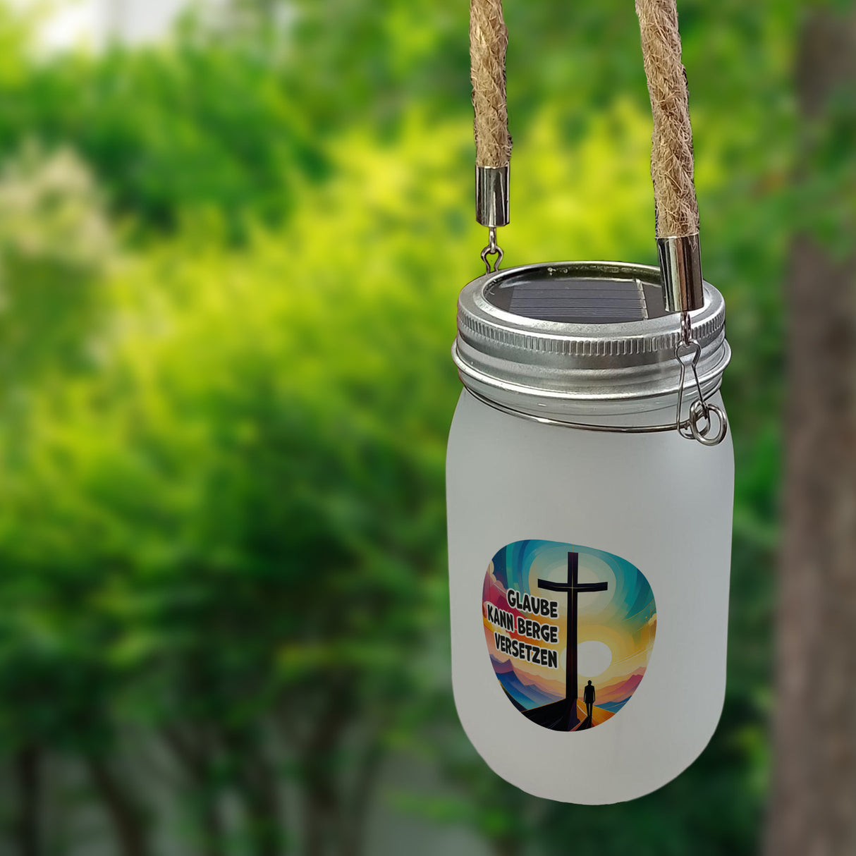 Berg mit Kreuz Solarlicht mit Spruch: Glaube kann Berge versetzen