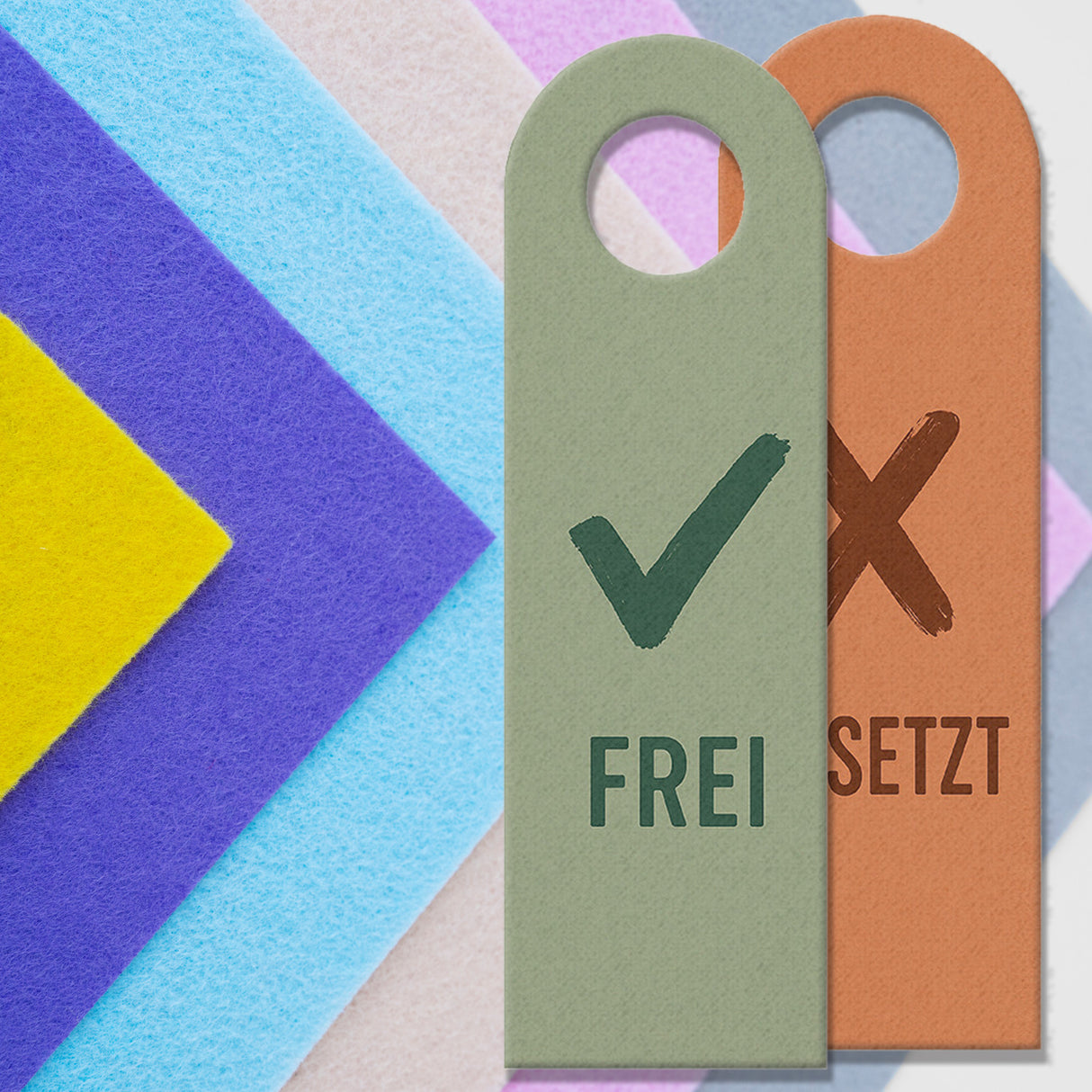 Frei besetzt Türhänger mit Kreuz und Haken