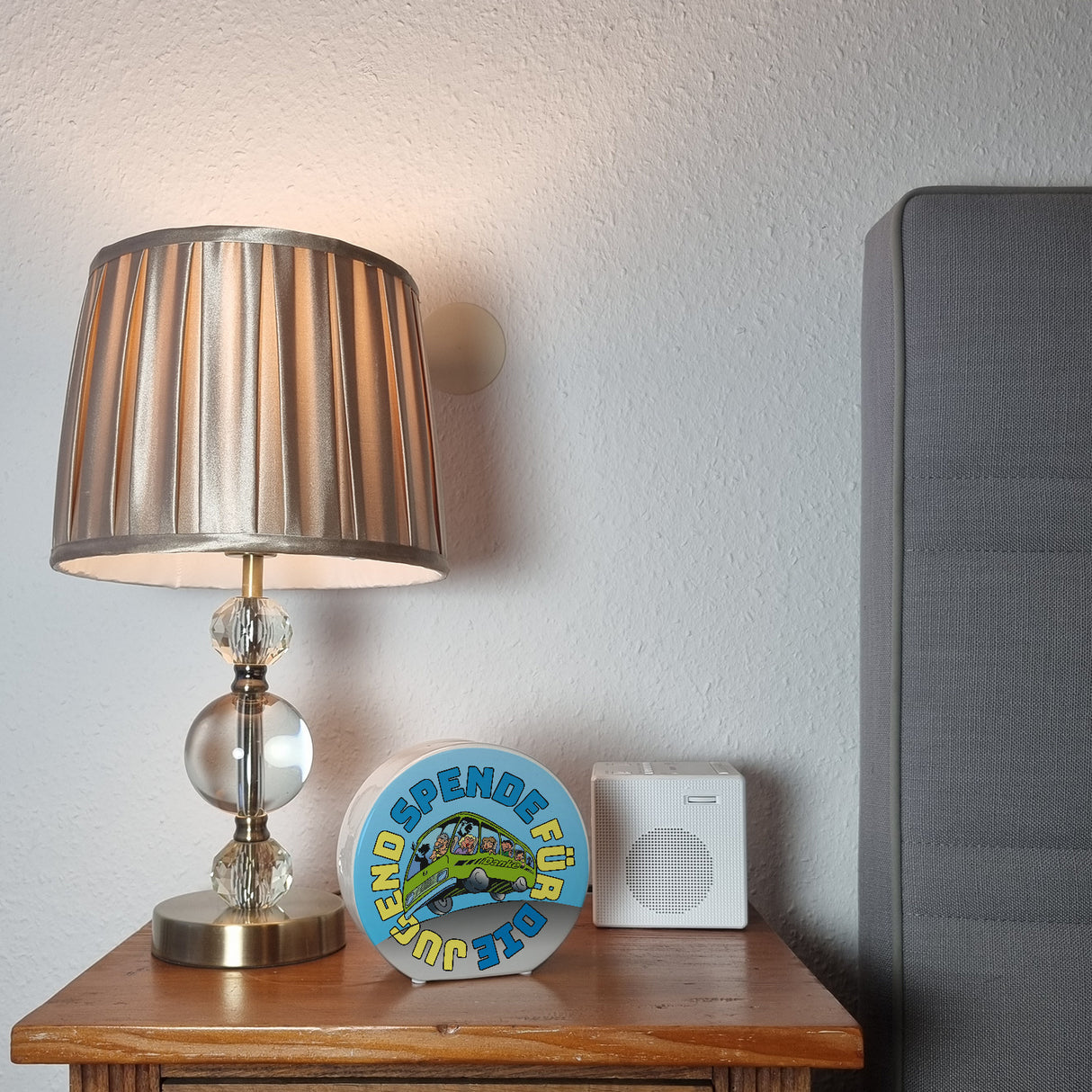 Omnibus Spardose mit Spruch: Spende für die Jugend. Danke