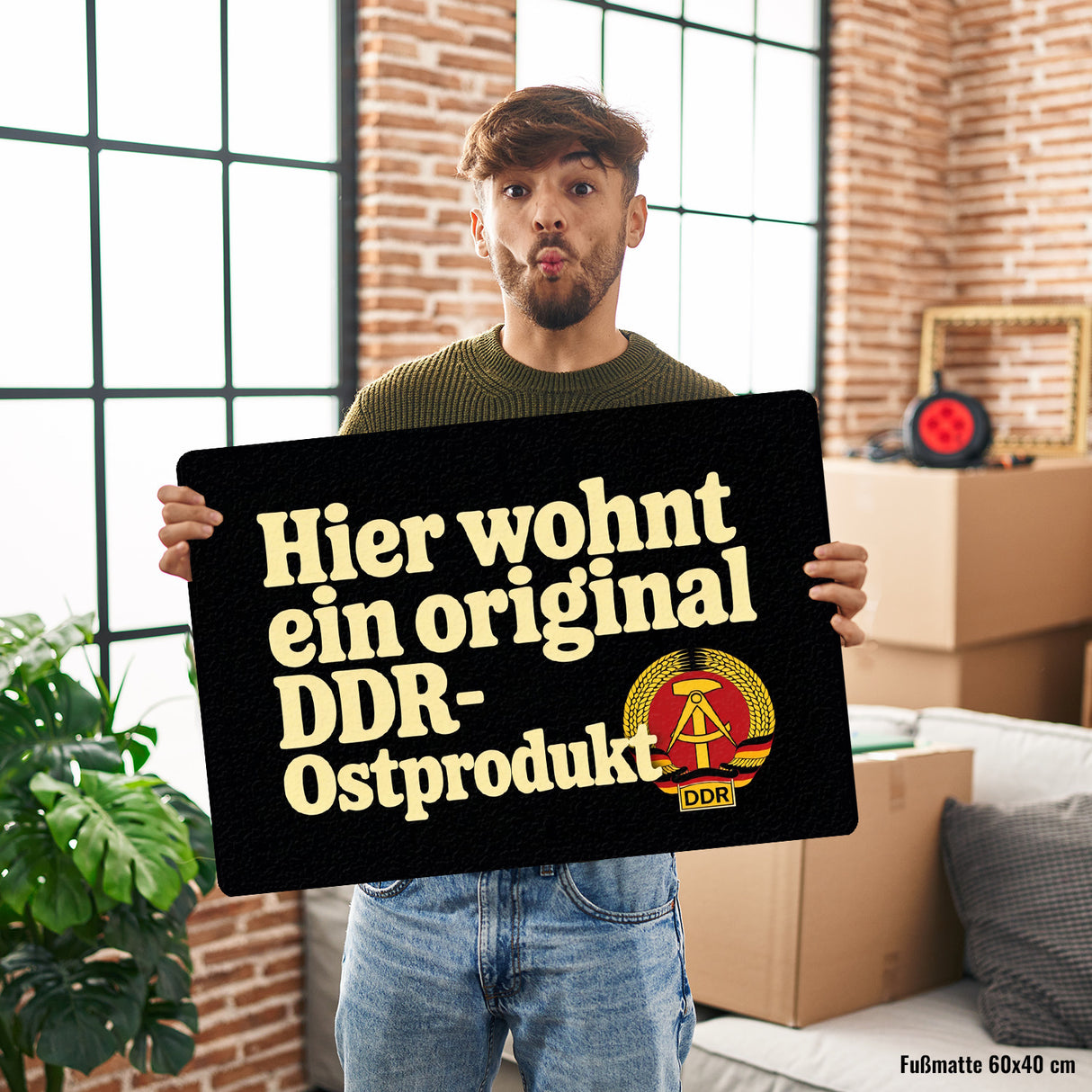 Hier wohnt ein original DDR-Ostprodukt Fußmatte in 35x50 cm ohne Rand mit Wappen