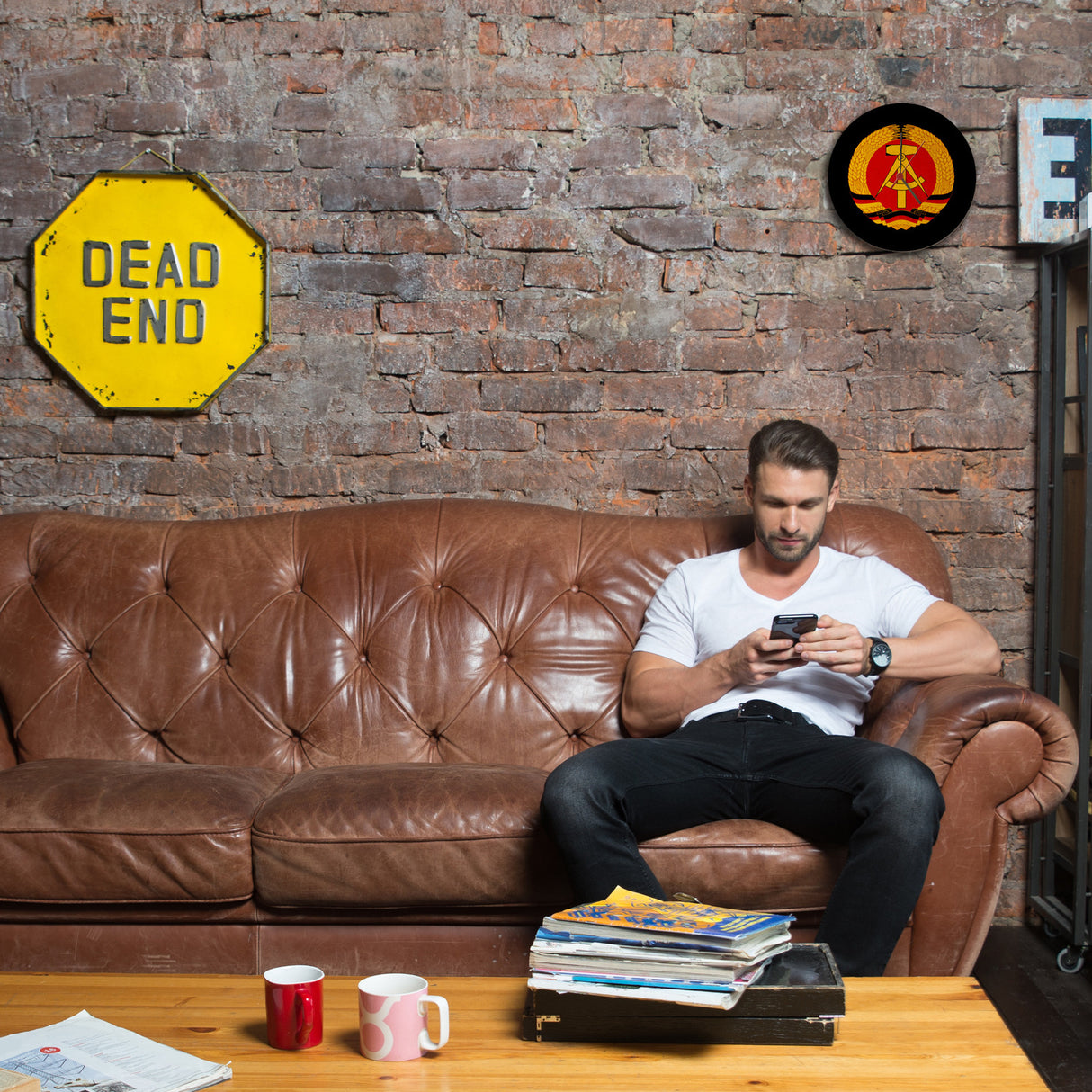 DDR Staatswappen Wanduhr für Ostalgie Fans