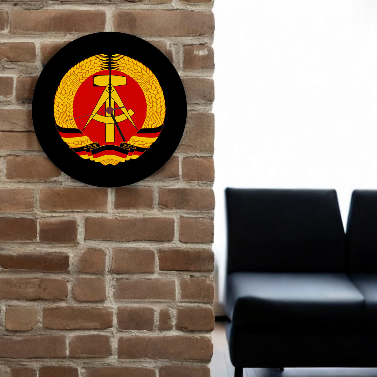 DDR Staatswappen Wanduhr für Ostalgie Fans