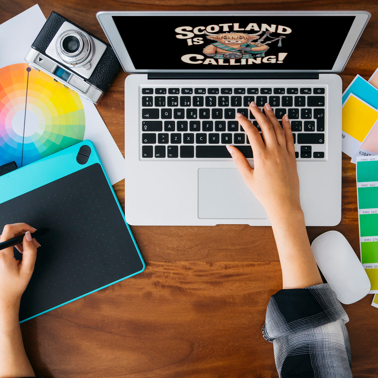 Scotland is calling! Tasse mit Highland-Kuh-Motiv