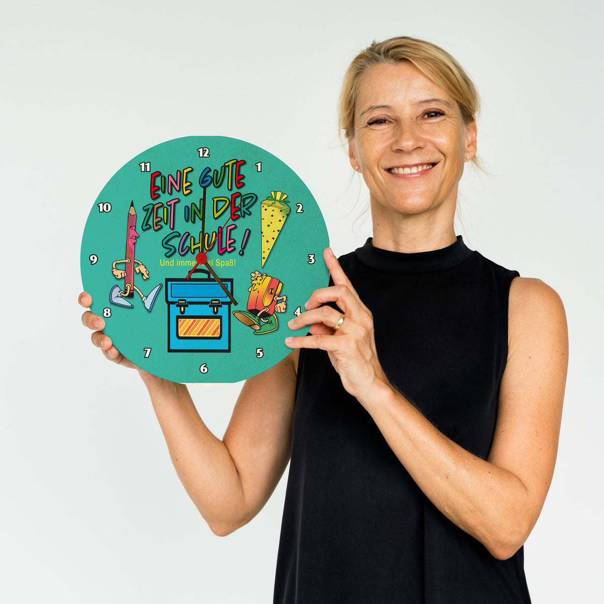 Schulkind Wanduhr mit Spruch: Gute Zeit und viel Spaß!