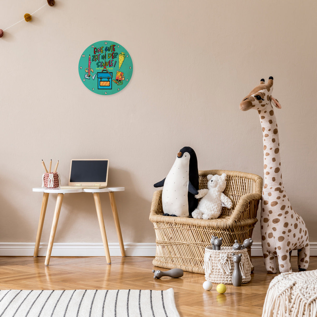 Schulkind Wanduhr mit Spruch: Gute Zeit und viel Spaß!