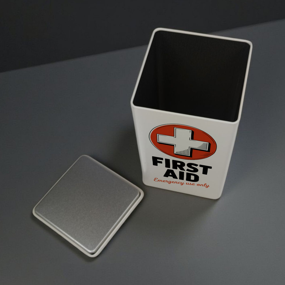 FIRST AID Retro Dose 900ml für die erste Hilfe