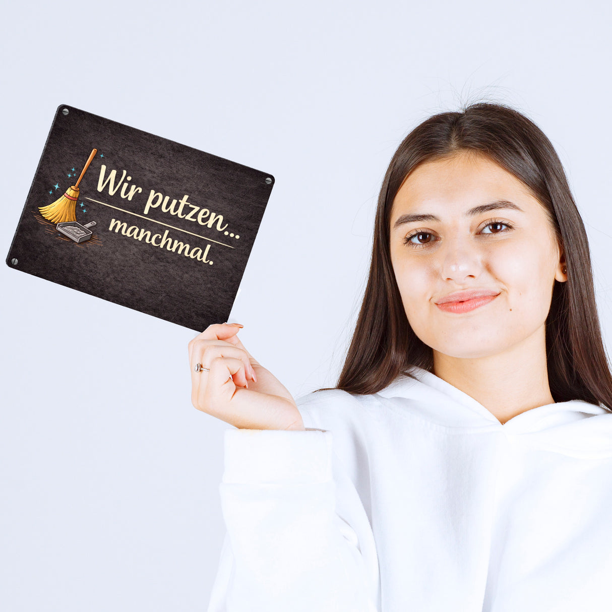 Besen Wir putzen... manchmal. Metallschild in 15x20 cm Wohnzimmerdeko