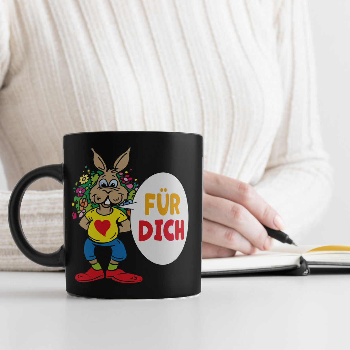 Osterhase Tasse in Schwarz mit Spruch: Für dich