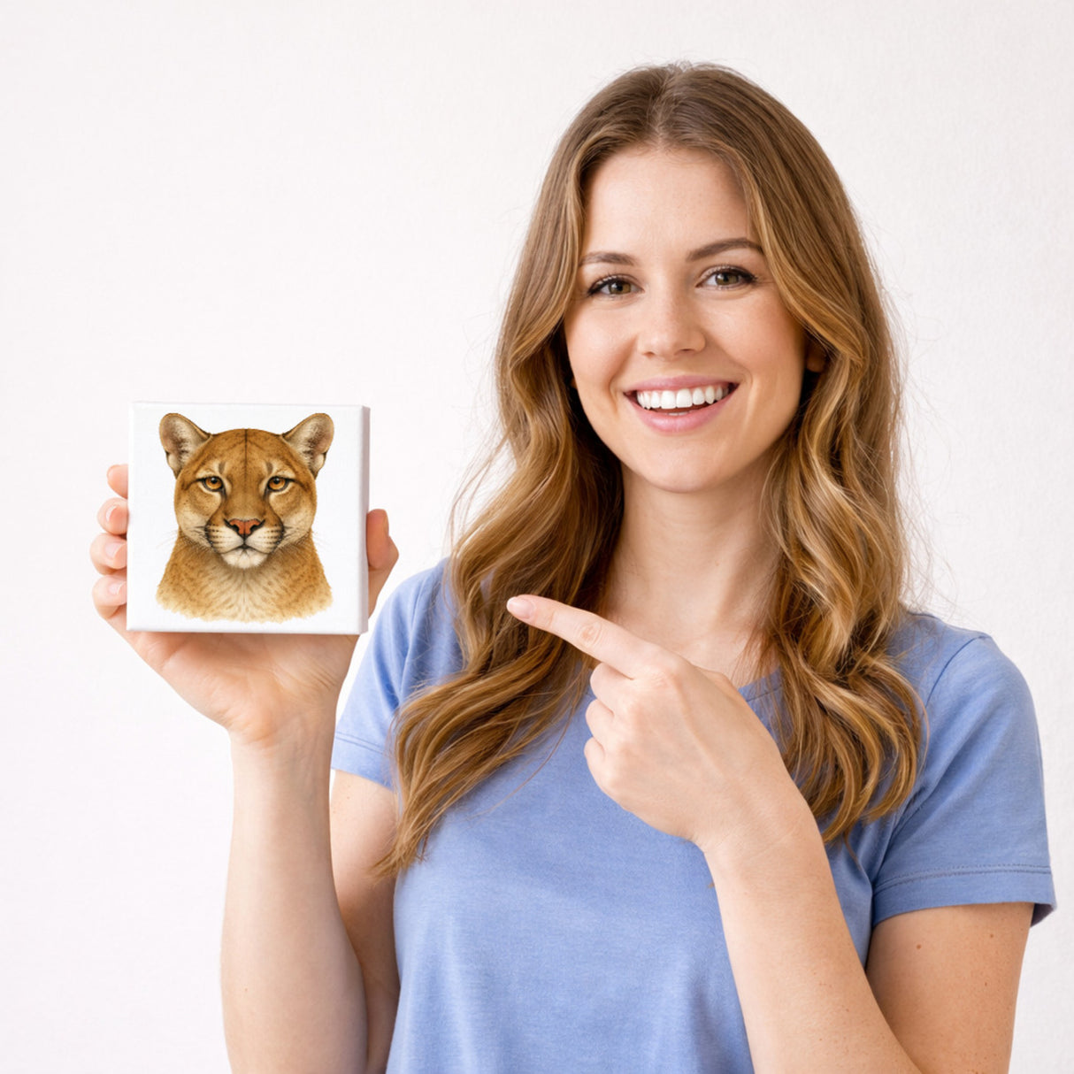 Raubtierblick Puma Porträt Holzbild in 10x10 cm zum Stellen oder Aufhängen