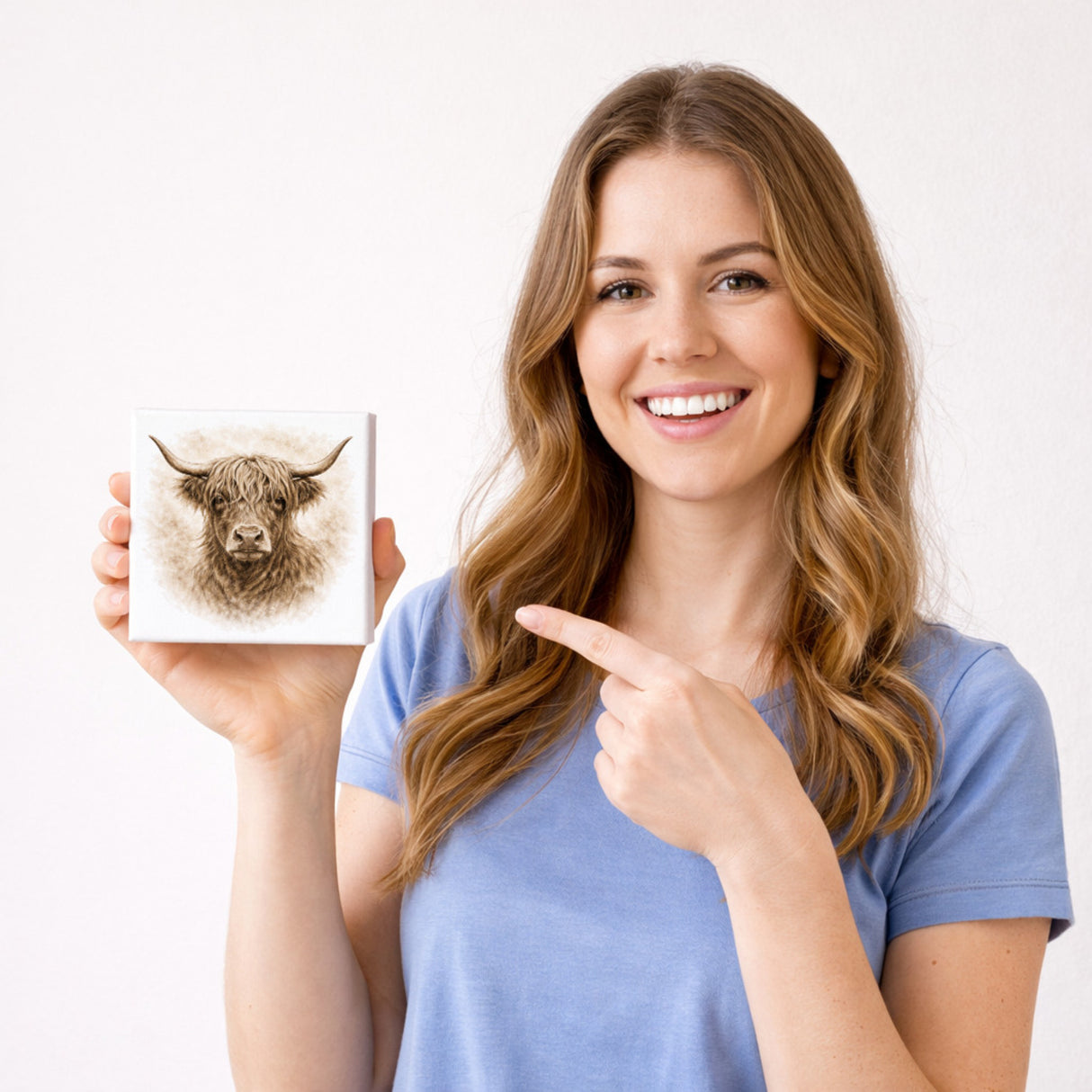 Rustikale Momente Hochlandrind Portrait Holzbild in 10x10 cm zum Stellen oder Aufhängen