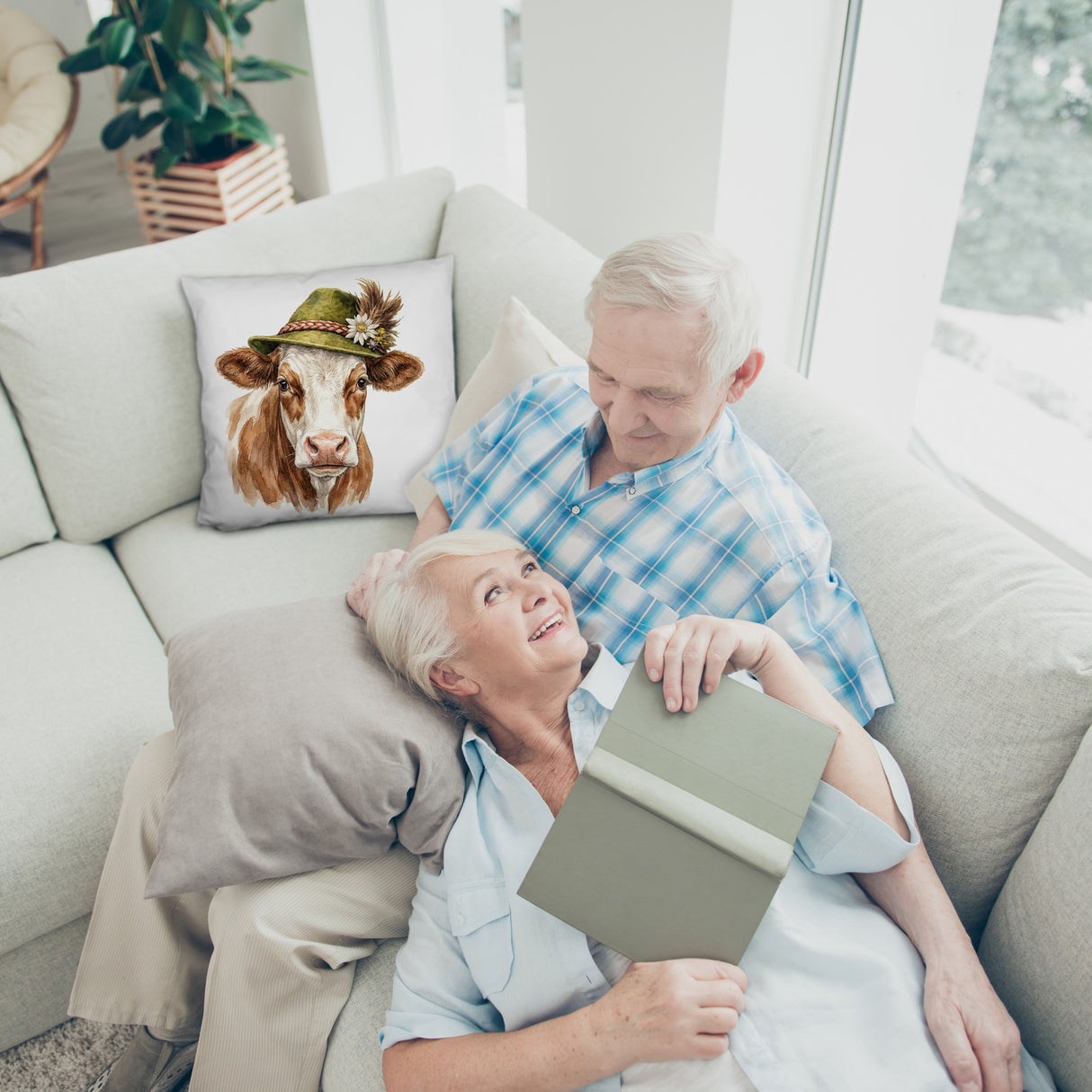 Kuh mit alpenländischem Trachtenhut Kissen