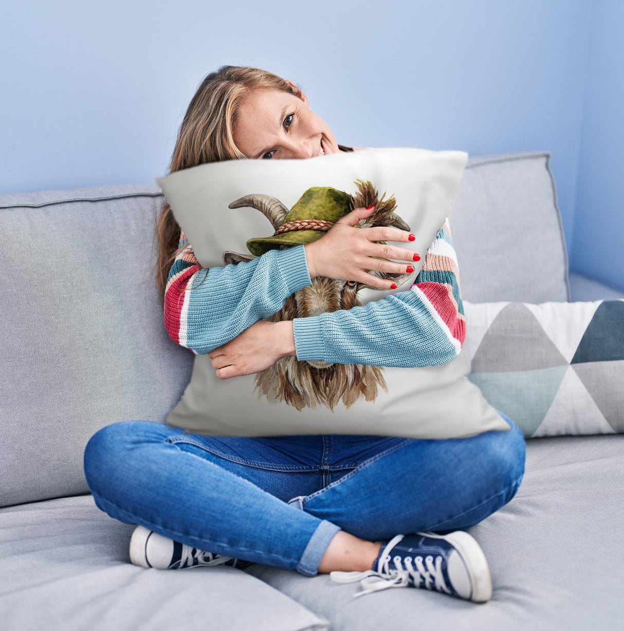Ziege mit alpenländischem Trachtenhut Kissen