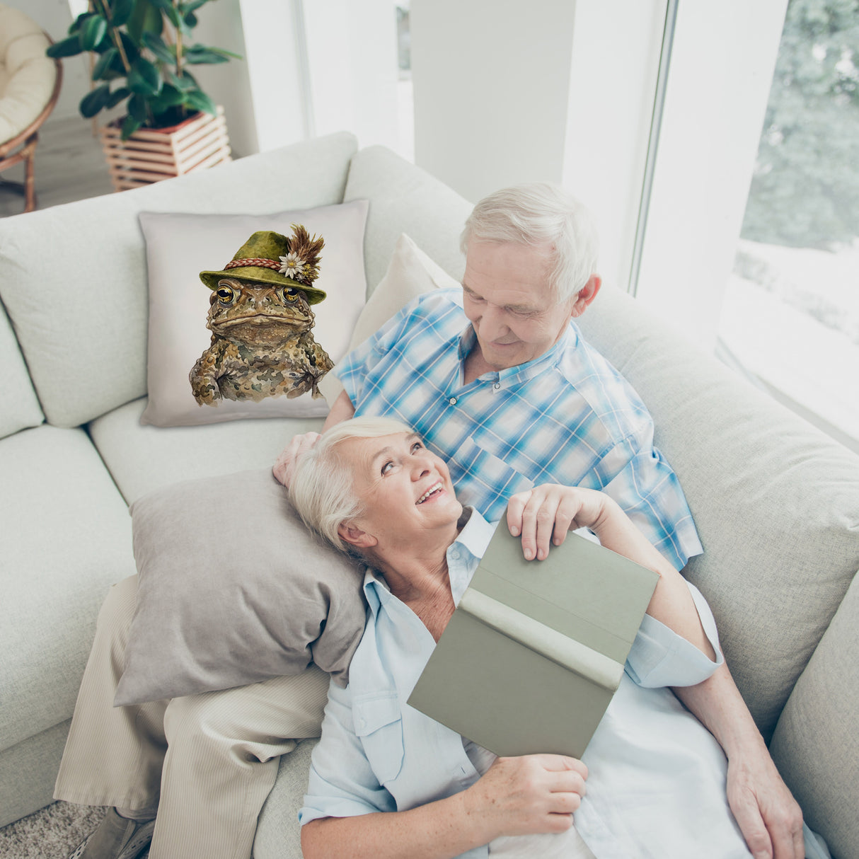 Erdkröte mit alpenländischem Trachtenhut Kissen