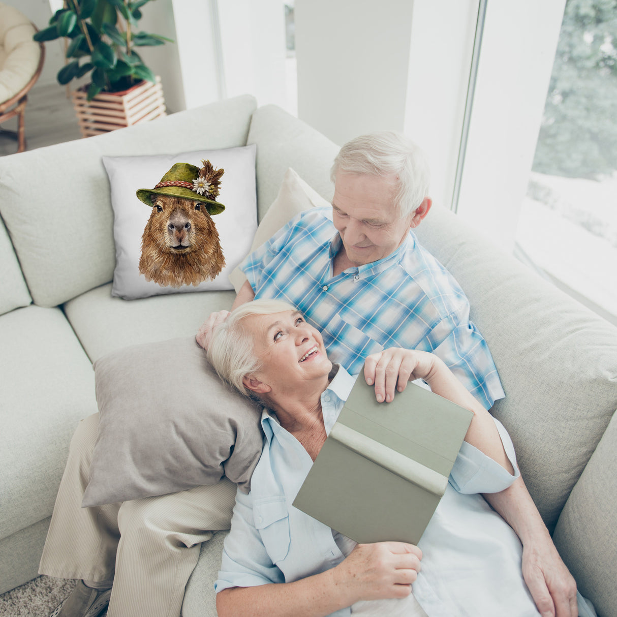 Capybara mit alpenländischem Trachtenhut Kissen
