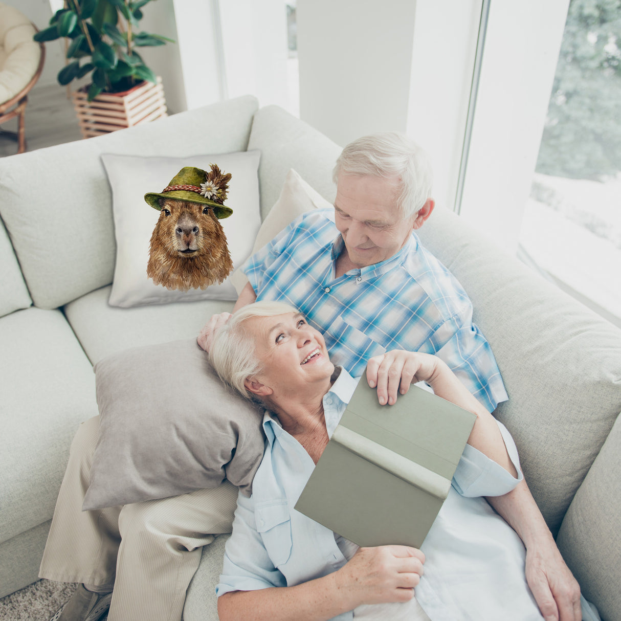Capybara mit alpenländischem Trachtenhut Kissen