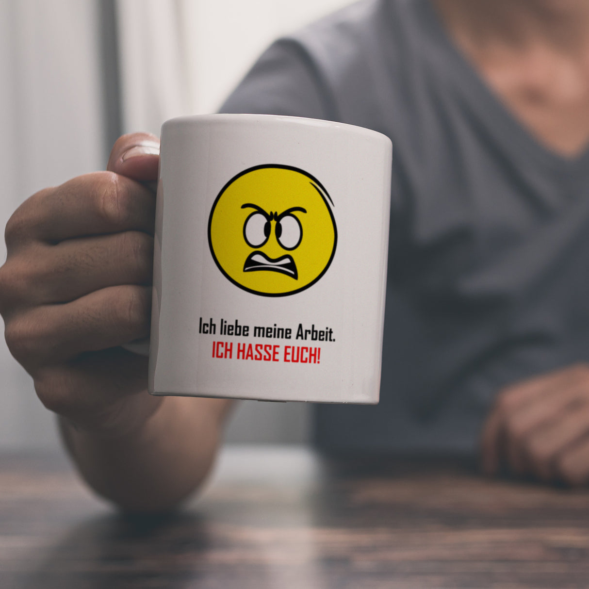 Kaffeebecher mit Spruch: Ich liebe meine Arbeit. ICH HASSE ...