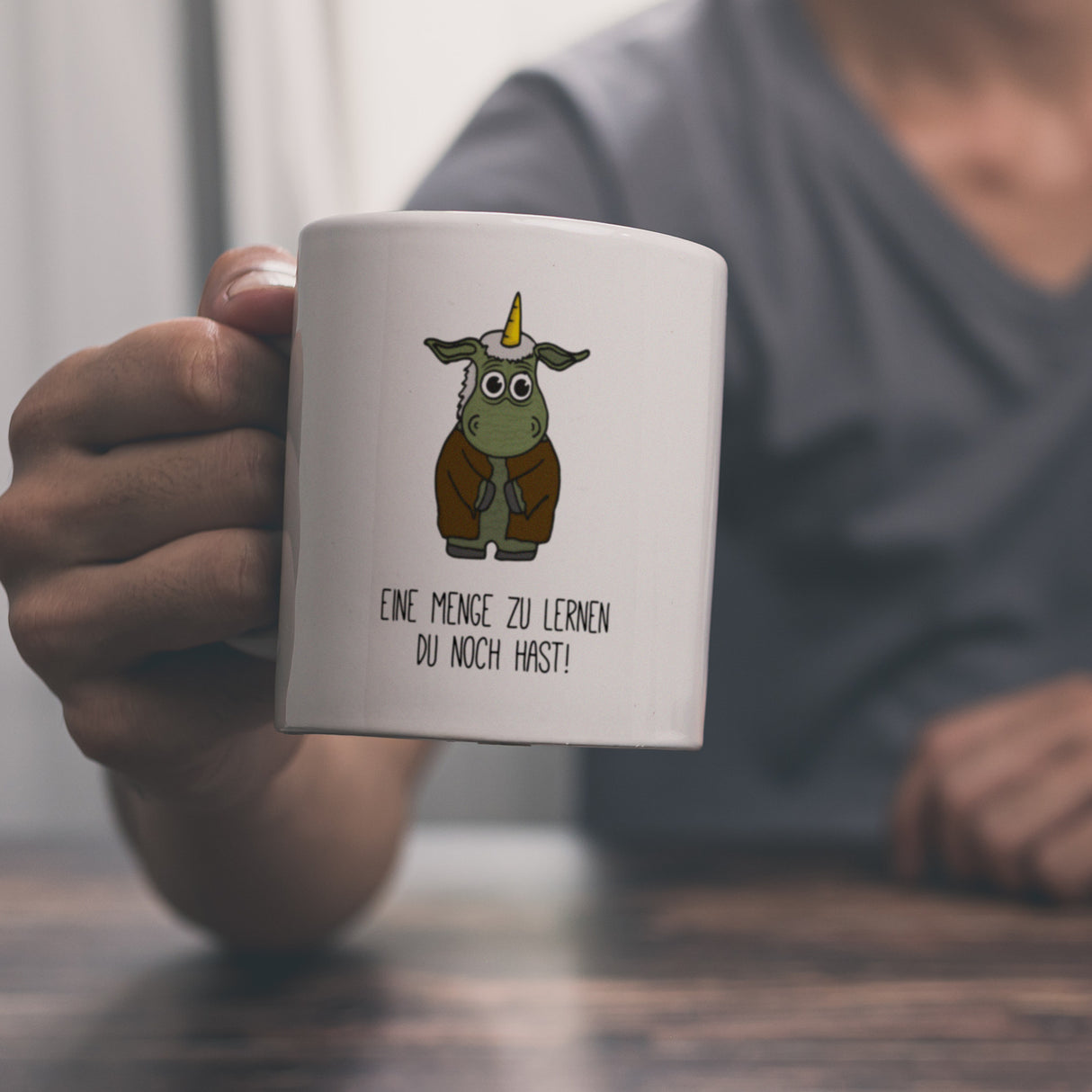 Honeycorns Kaffeebecher mit Einhorn Motiv und Spruch: Eine menge zu lernen du noch hast!