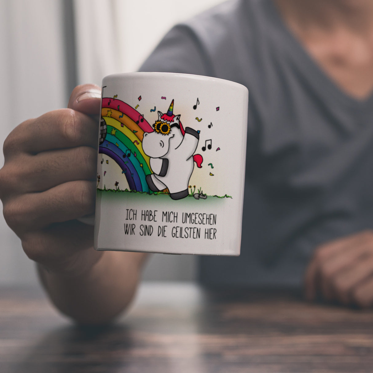 Honeycorns Kaffeebecher mit Einhorn Motiv und Spruch: Ich habe mich umgesehen, wir sind ...