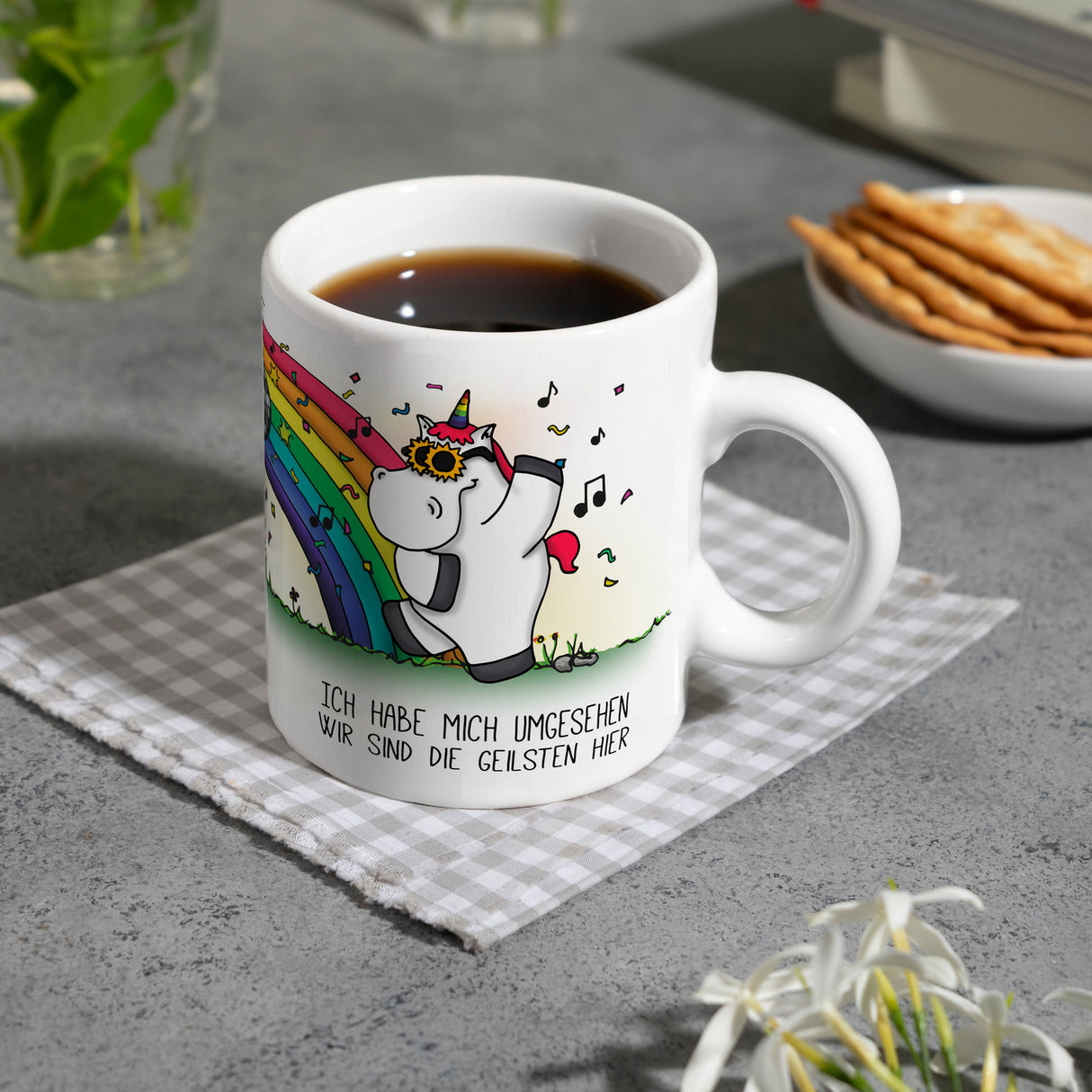 Honeycorns Kaffeebecher mit Einhorn Motiv und Spruch: Ich habe mich umgesehen, wir sind ...