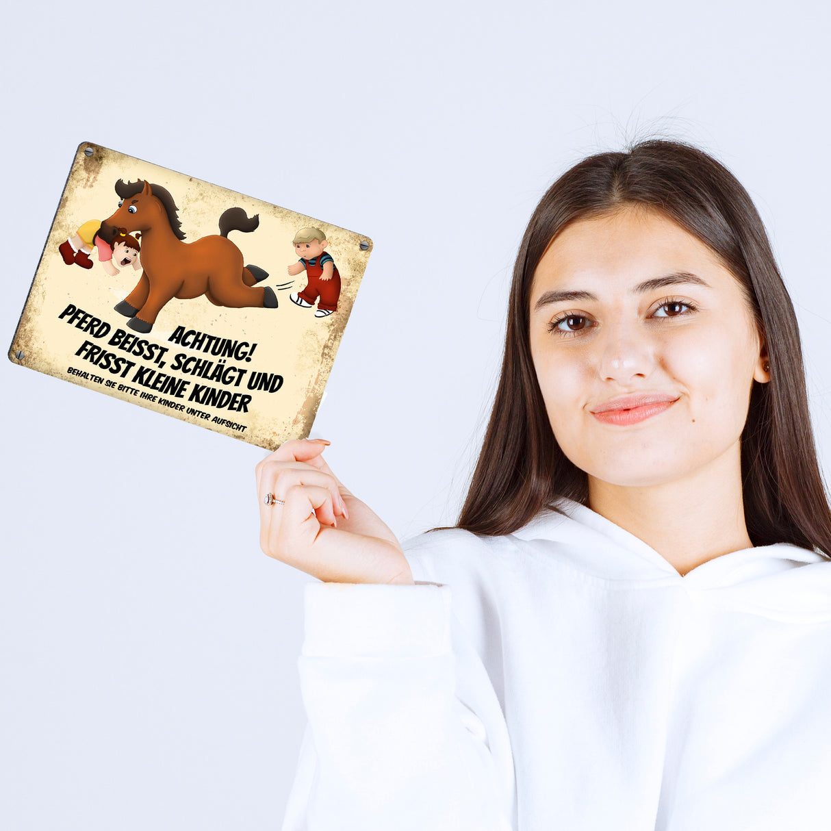 Metallschild mit Pferde Motiv und Spruch: Achtung! Pferd beisst schlägt und frisst kleine Kinder! Warnschild für die Koppel