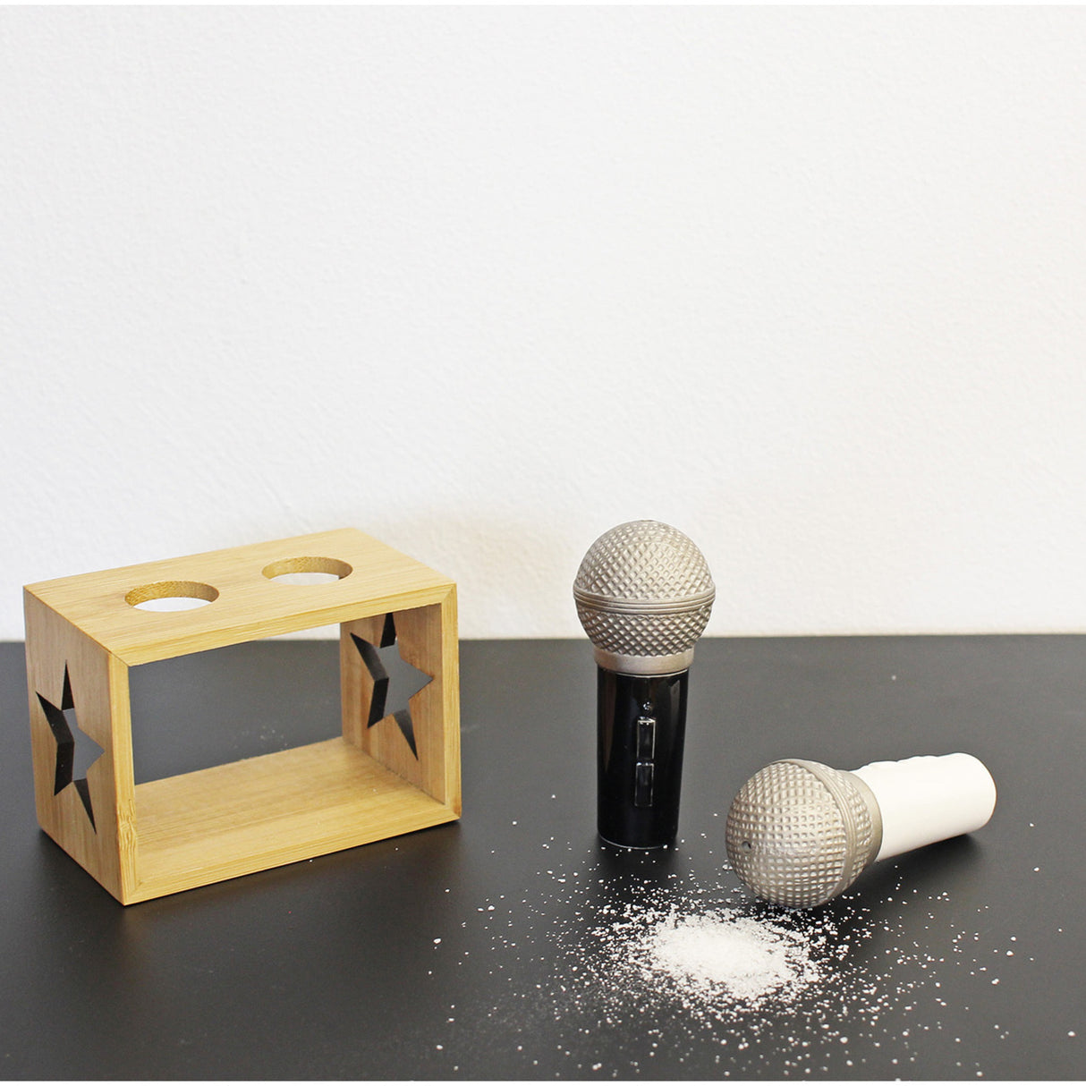 Mikrofon Salz- und Pfefferstreuer Set mit Halterung aus Holz