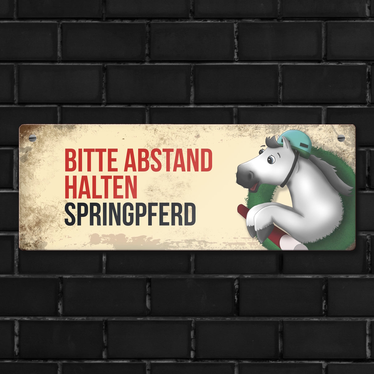 Metallschild mit weißem Springpferd Motiv und Spruch: Bitte Abstand halten