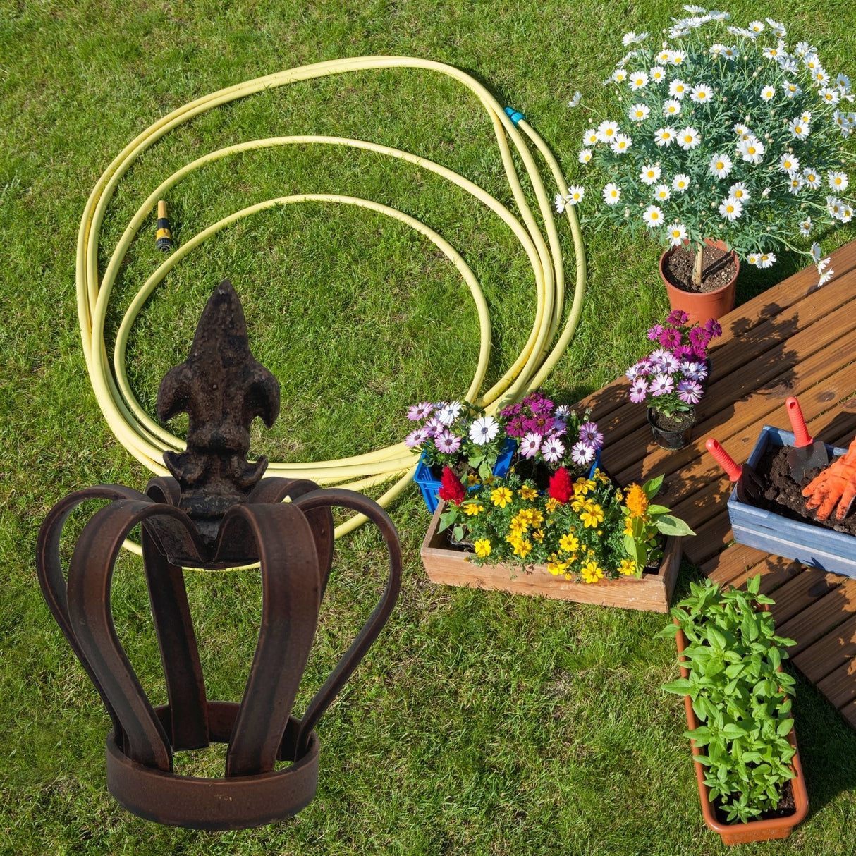 Krone in Rostoptik Größe S Dekoartikel aus Metall für den Garten