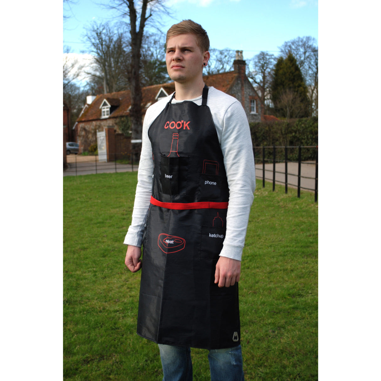 Grillschürze für Männer - Taschen, Kapuze und Flaschenöffner