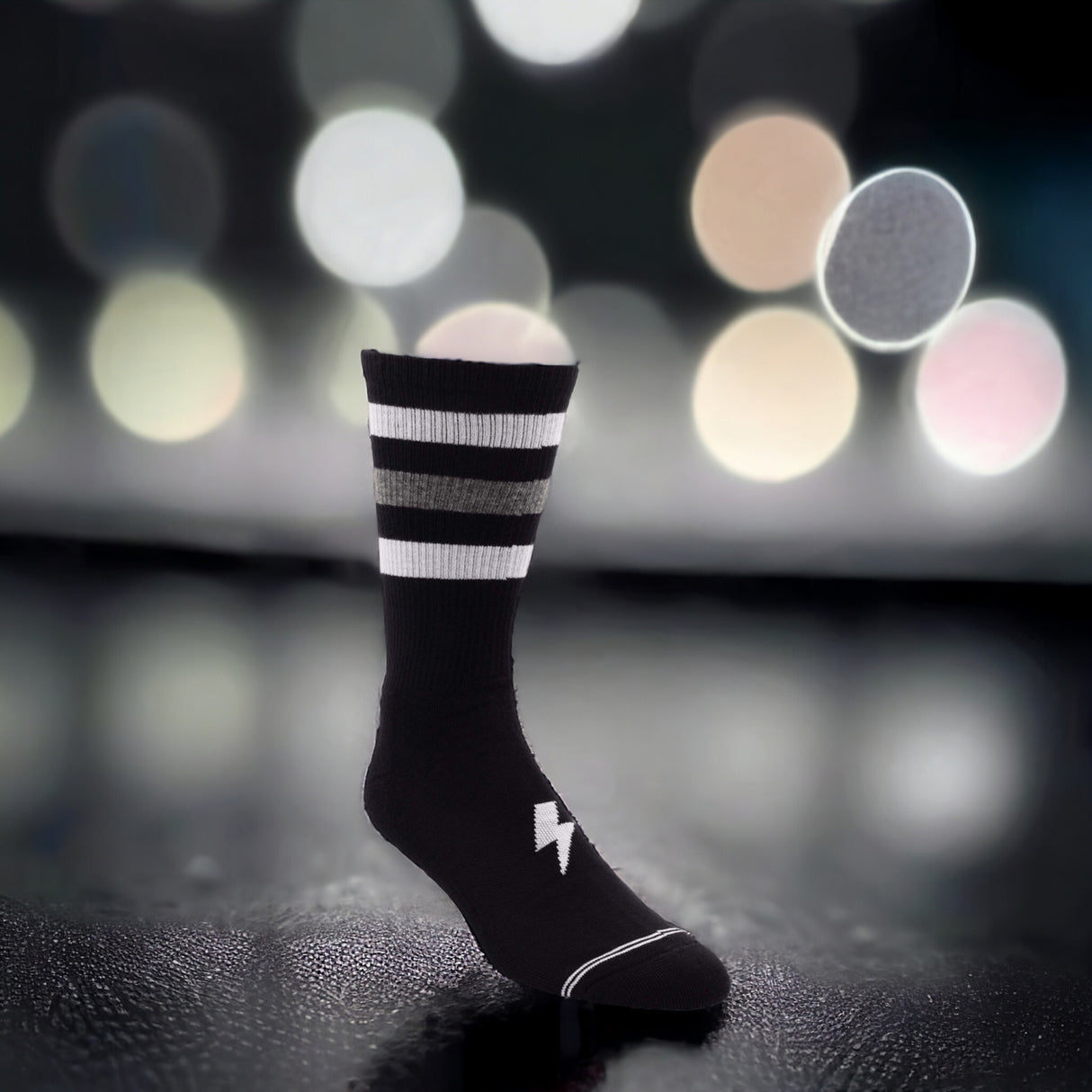 Socken AC/DC High Voltage Fanartikel Strümpfe in schwarz in 43-47 im Paar
