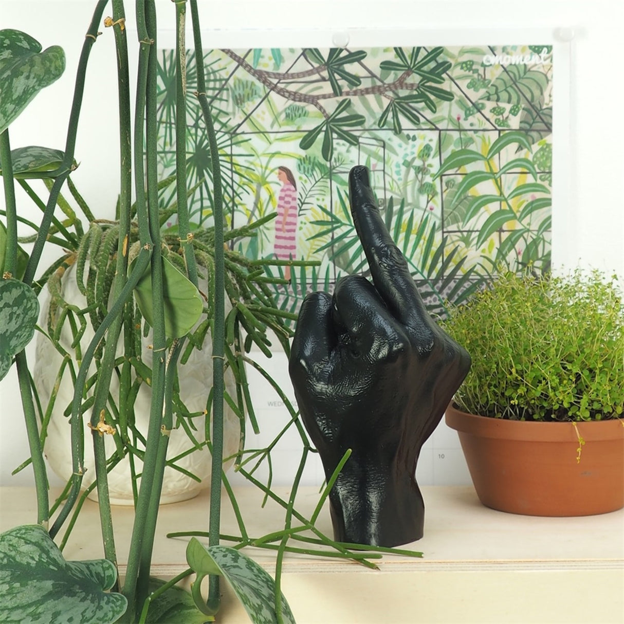 Mittelfinger Dekofigur Stinkefinger Skulptur in Schwarz