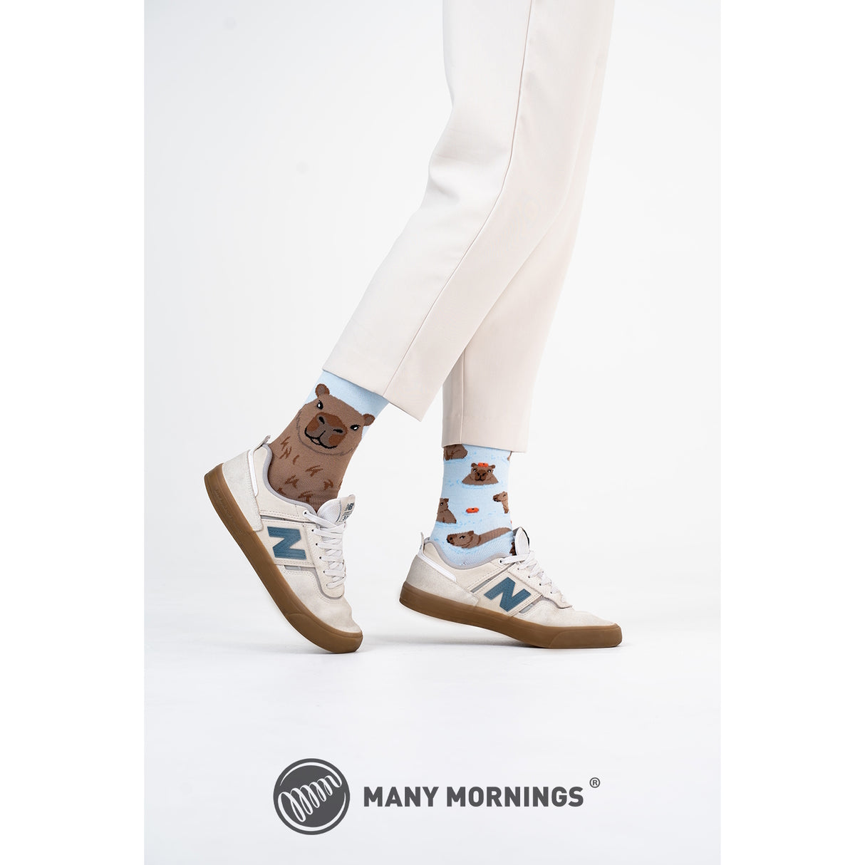 Capybara Many Mornings Socken mit Wasserschweinen in 43-46 im Paar