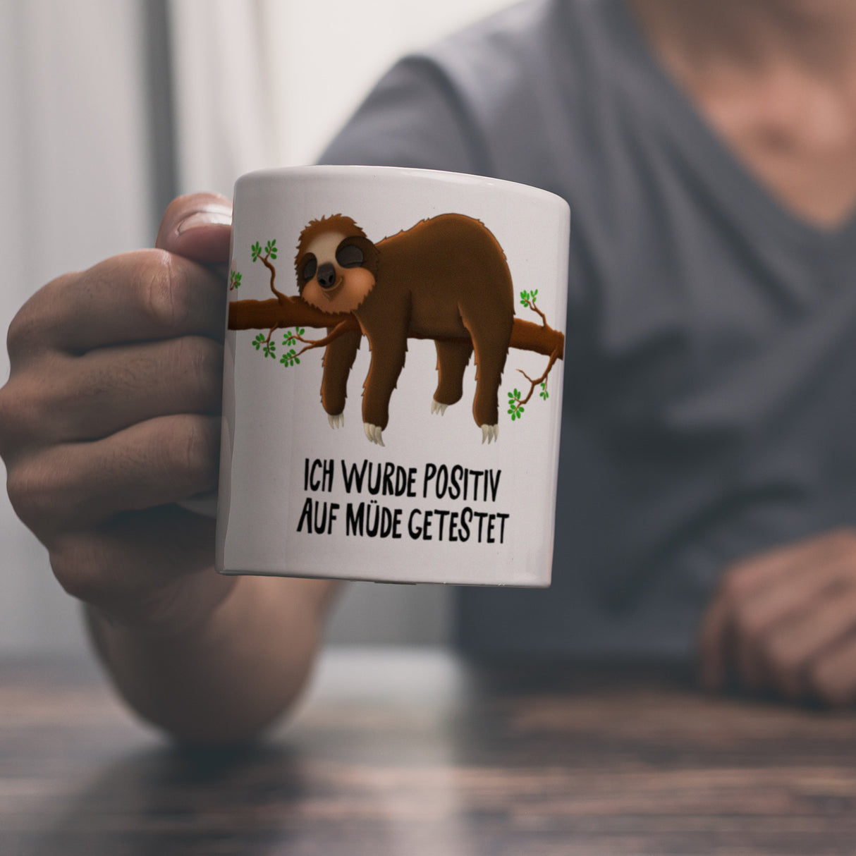 Ich wurde positiv auf müde getestet Faultier Kaffeebecher