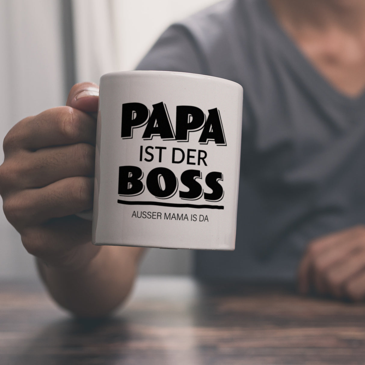 Papa ist der Boss. Außer Mama ist da Kaffeebecher