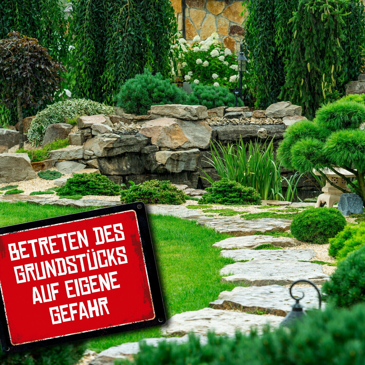 Betreten des Grundstücks auf eigene Gefahr Warn- und Hinweisschild im Used-Look