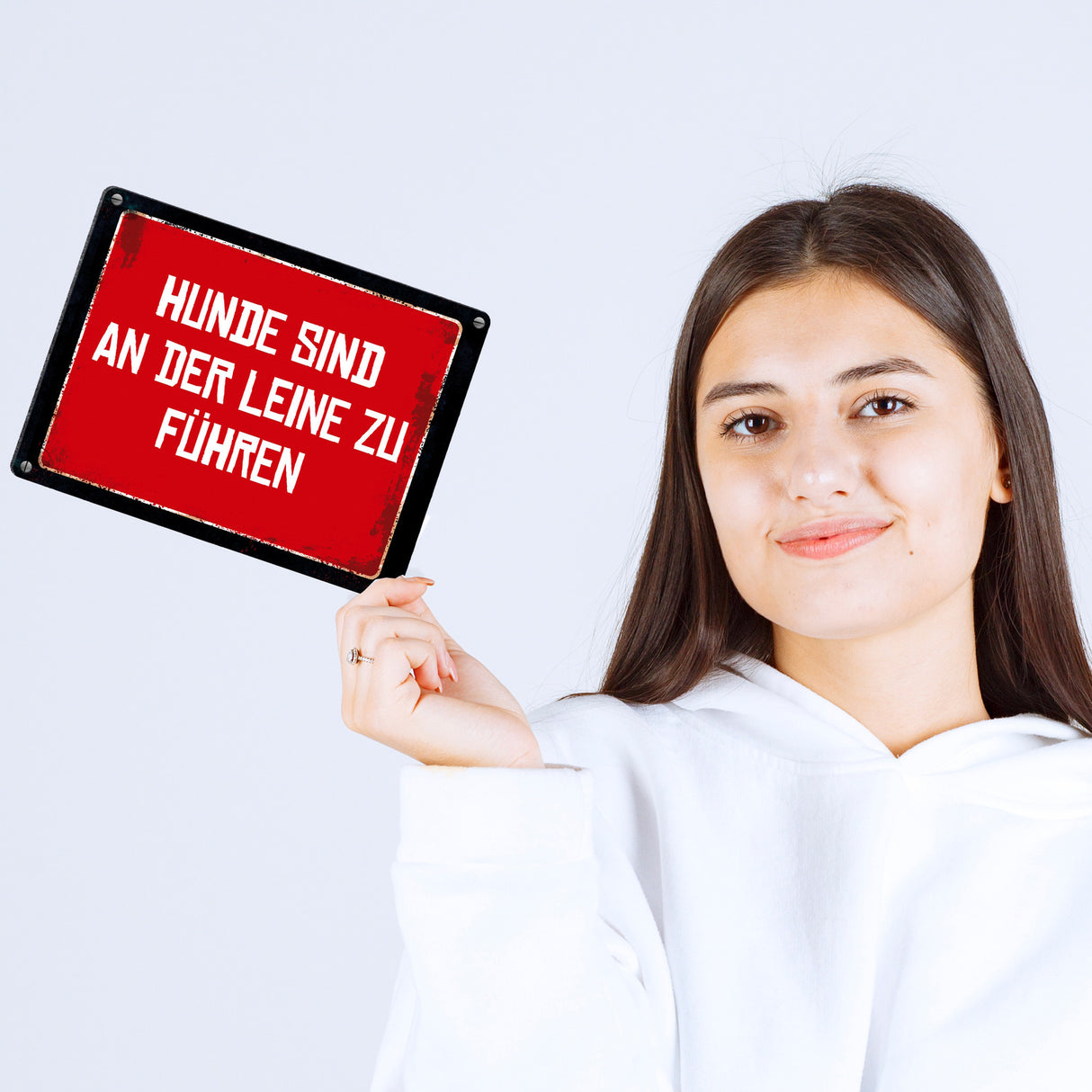 Hunde sind an der Leine zu führen Warn- und Hinweisschild im Used-Look